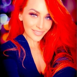 Meet your Posher, Devani